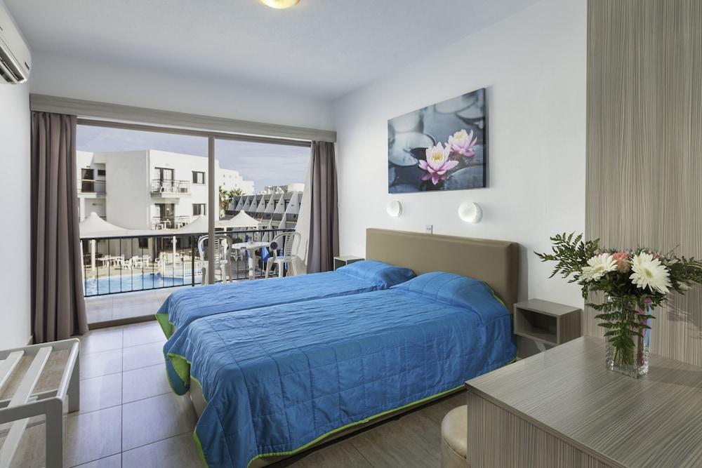 Penelope Beach Hotel 1