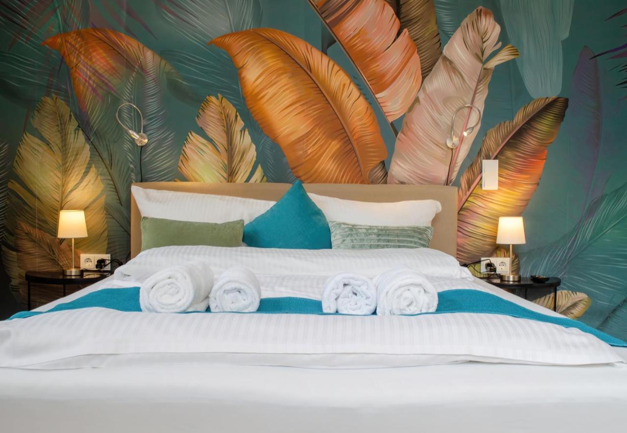 Homely Stay Studio 4 - Chic Self-Check-In Room for Short Stays - 15 Min From Oktoberfest 1