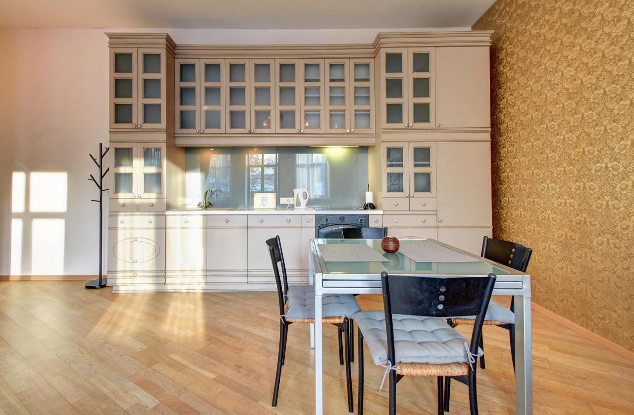 Romantic City Center Apartment in Old Town 1