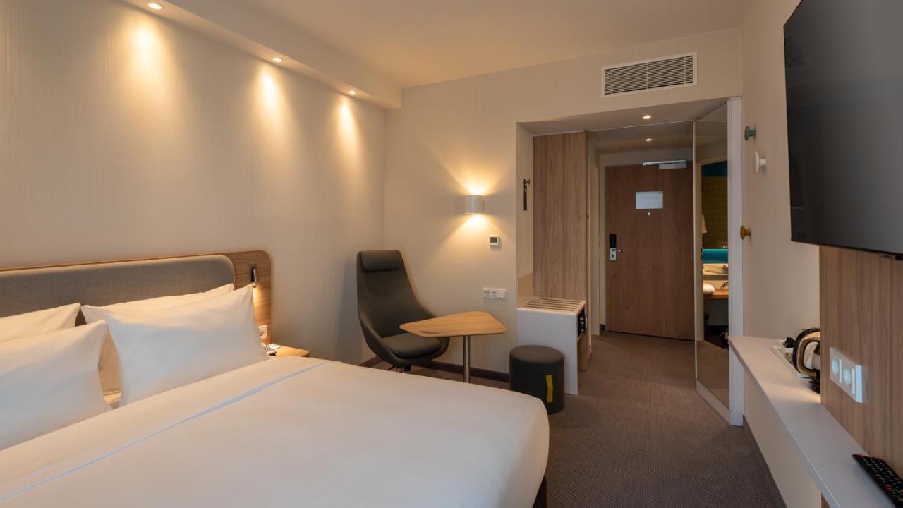 Holiday Inn Express Munich North 2