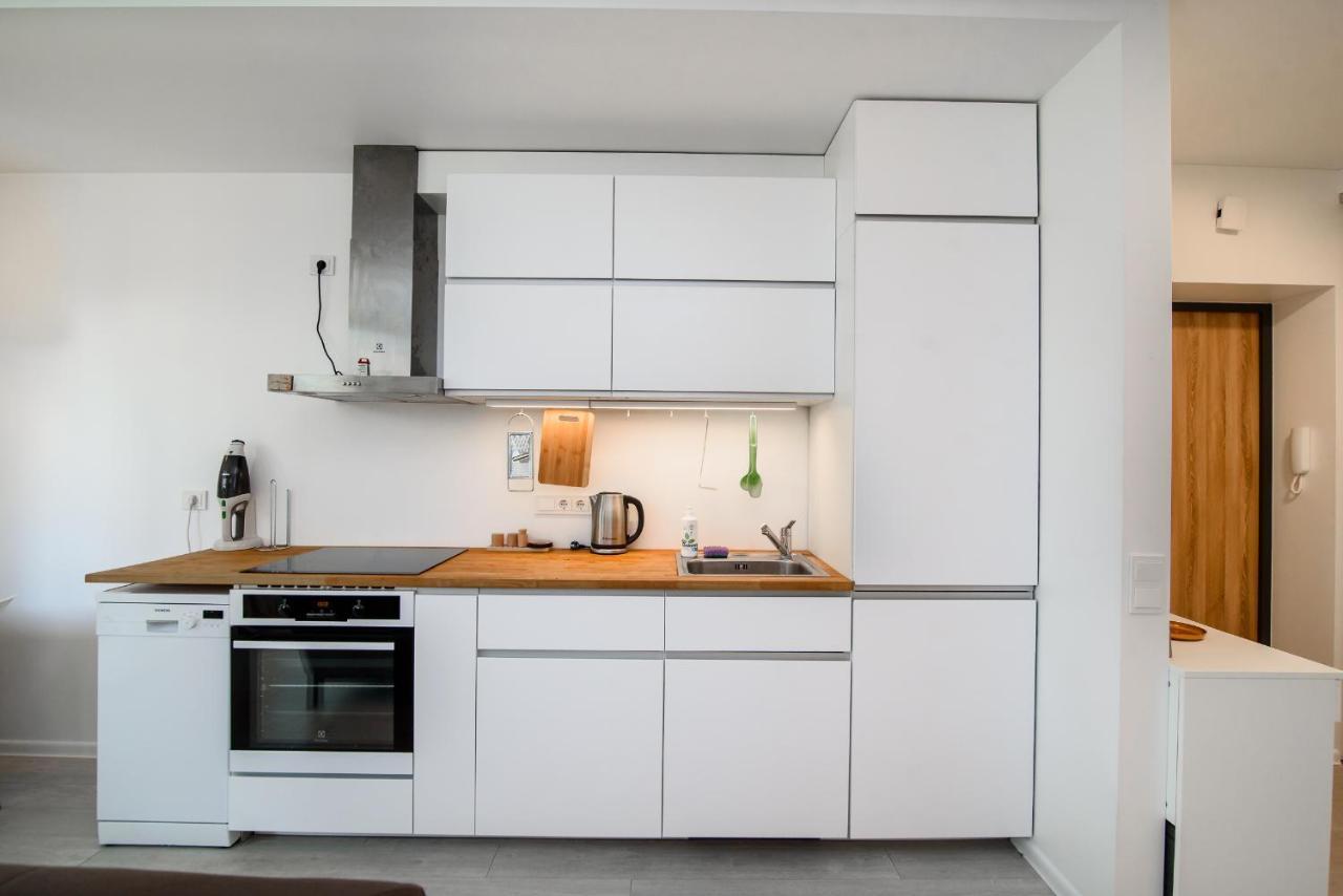 #Stayhere - Comfy & Stylish Studio with Green Patio Close To Old Town 2