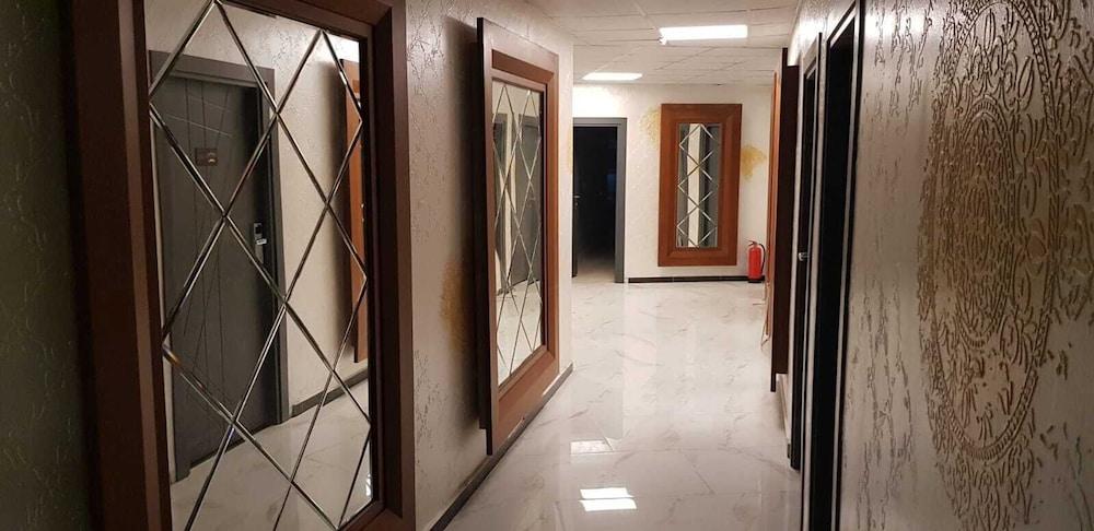 Grand Niki Hotel & SPA