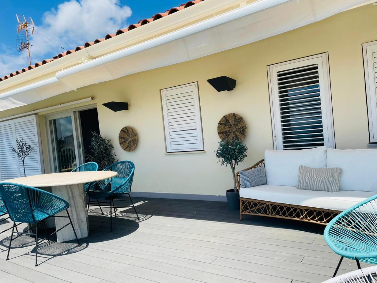 Atico Con Fantasticas Vistas Al Mar Y la Iglesia 2