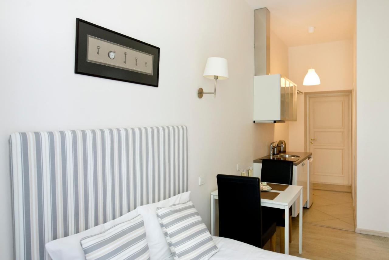 Cozy Studio in Old Town by Urban Rent 1