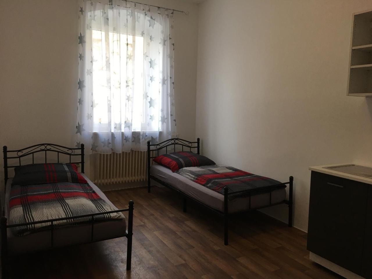 Pension&Hostel Anna - Monteurzimmer -------- 10 Minutes Walk To Oktoberfest