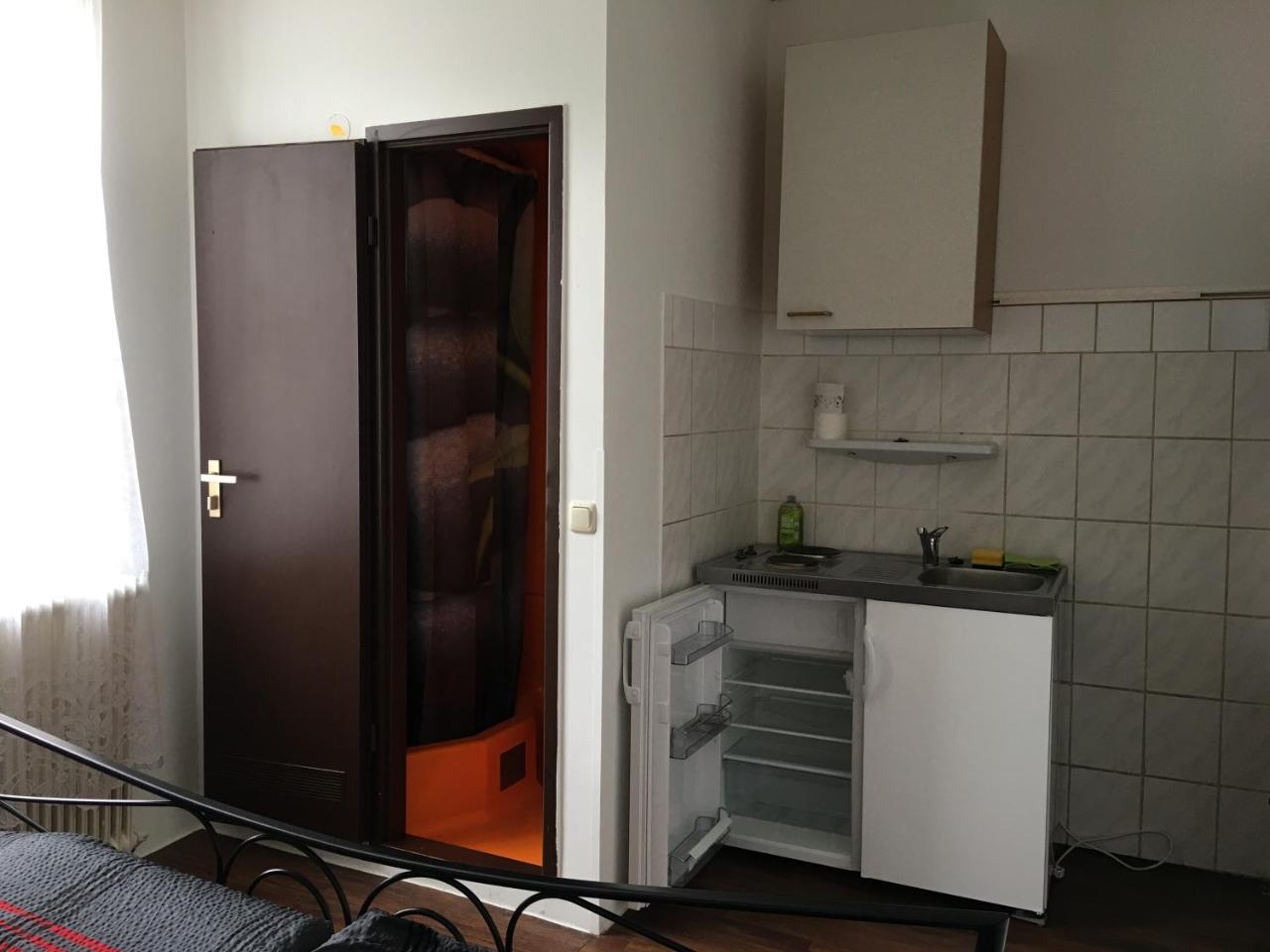 Pension&Hostel Anna - Monteurzimmer -------- 10 Minutes Walk To Oktoberfest 1