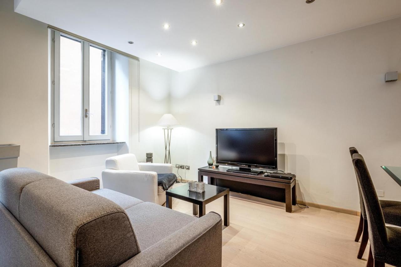 Easylife - Splendido Bilocale San Babila Duomo 1