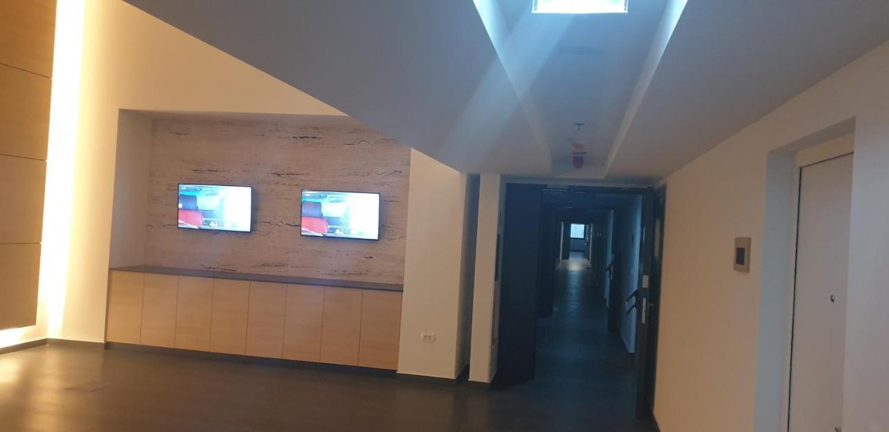 Golden Studio - Private Parking 1