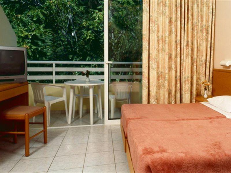 Poseidonia Hotel - Apartments