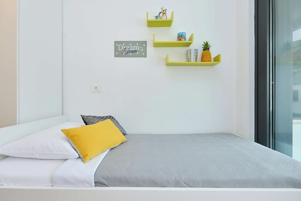 Hedera Estate, Hedera A15 2