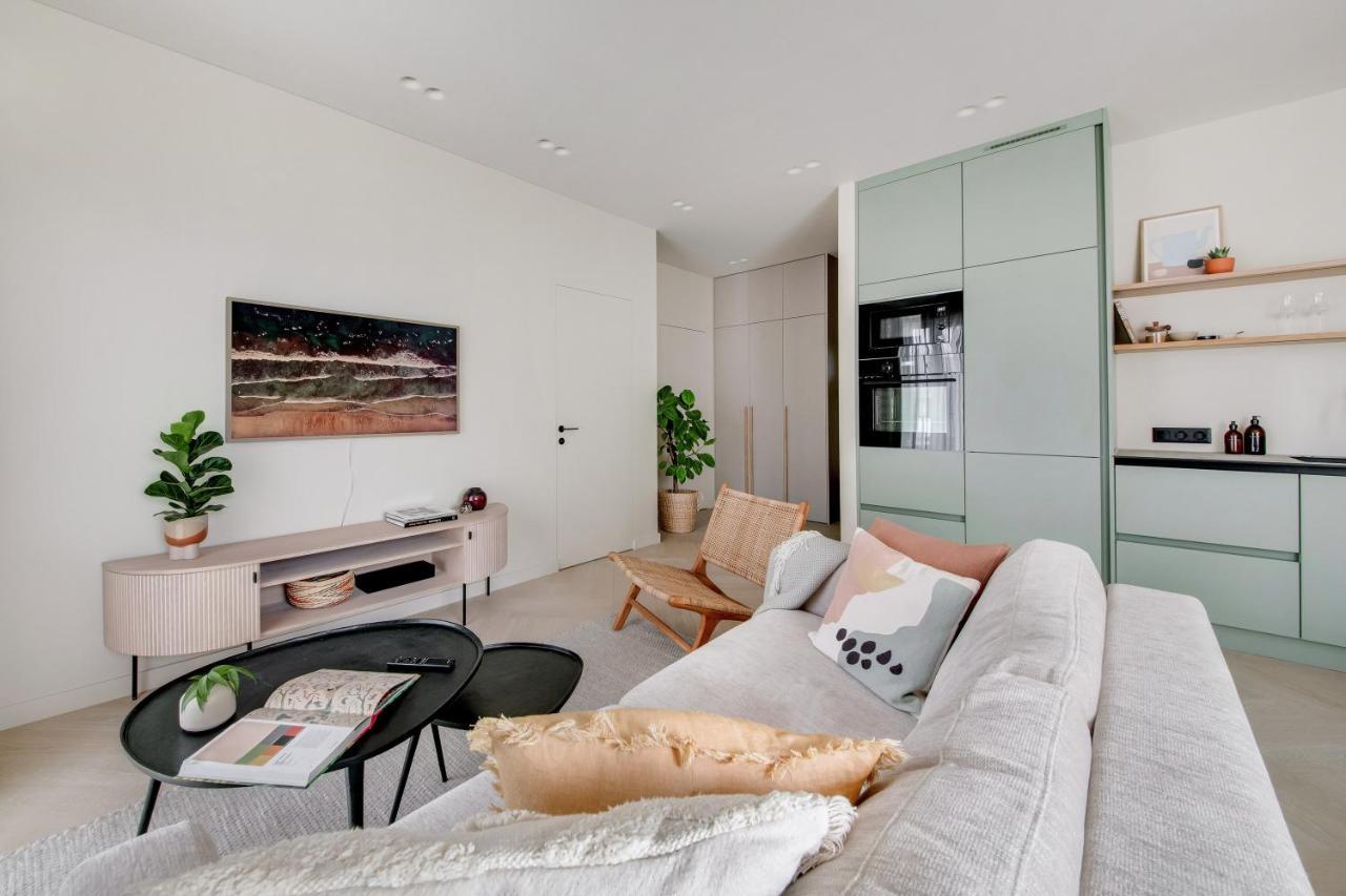 #Stayhere - Brand New Unique Designer 1bdr in Trendy Neighbourhood 2