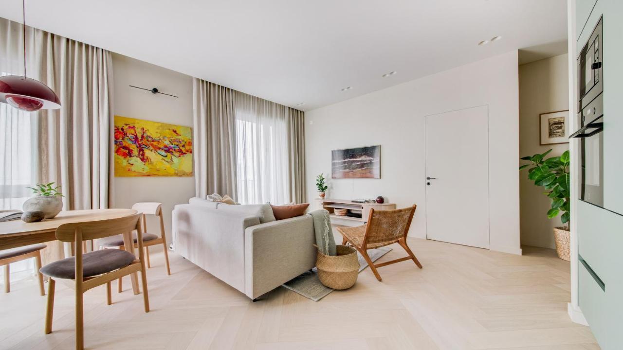 #Stayhere - Brand New Unique Designer 1bdr in Trendy Neighbourhood 1