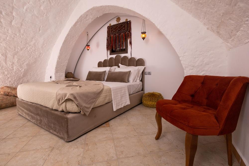 April Medieval Hotel (Adults only) 1