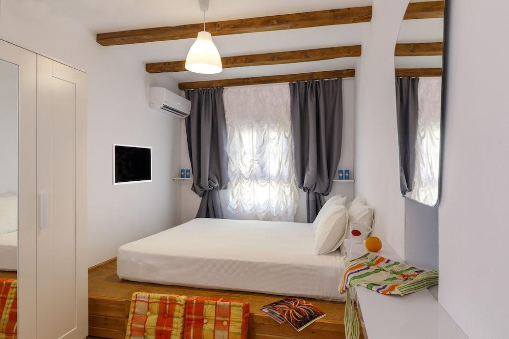 Ai Yanni Boutique Rooms (Adults only) 1