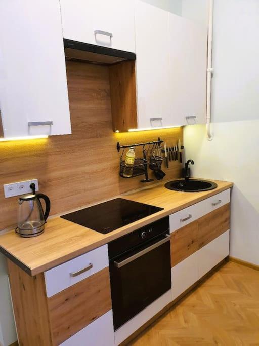 Modern Flat by Lukiskiu Square 2