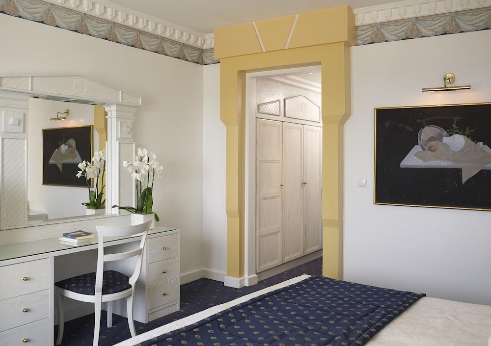 Mitsis Grand Hotel 2