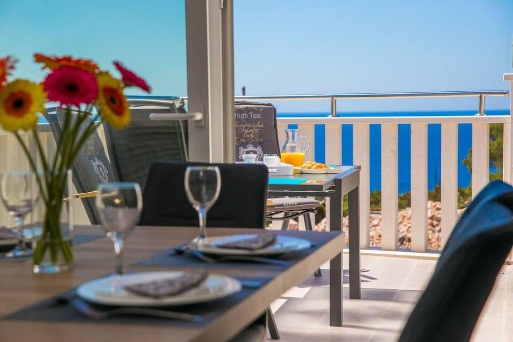 Apartment Marlo in Dubrovnik with Sea View