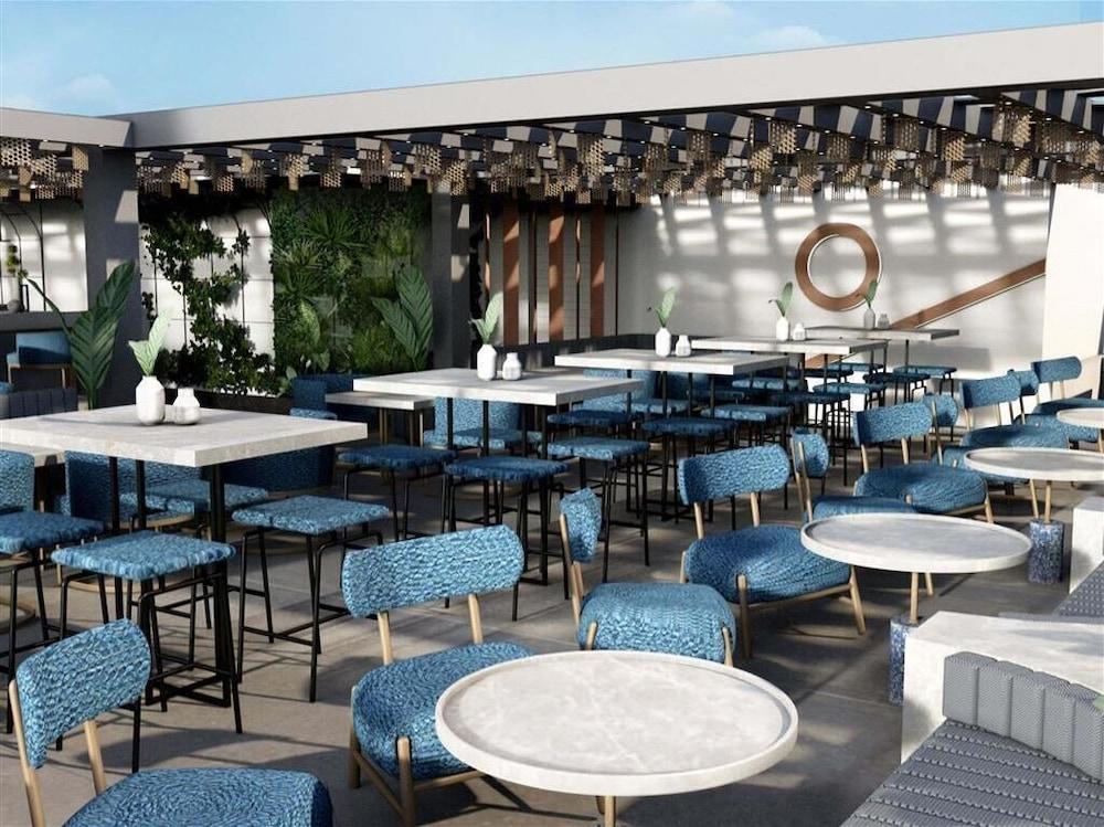 Mercure Larnaca Beach Resort