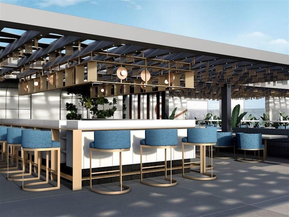 Mercure Larnaca Beach Resort 2