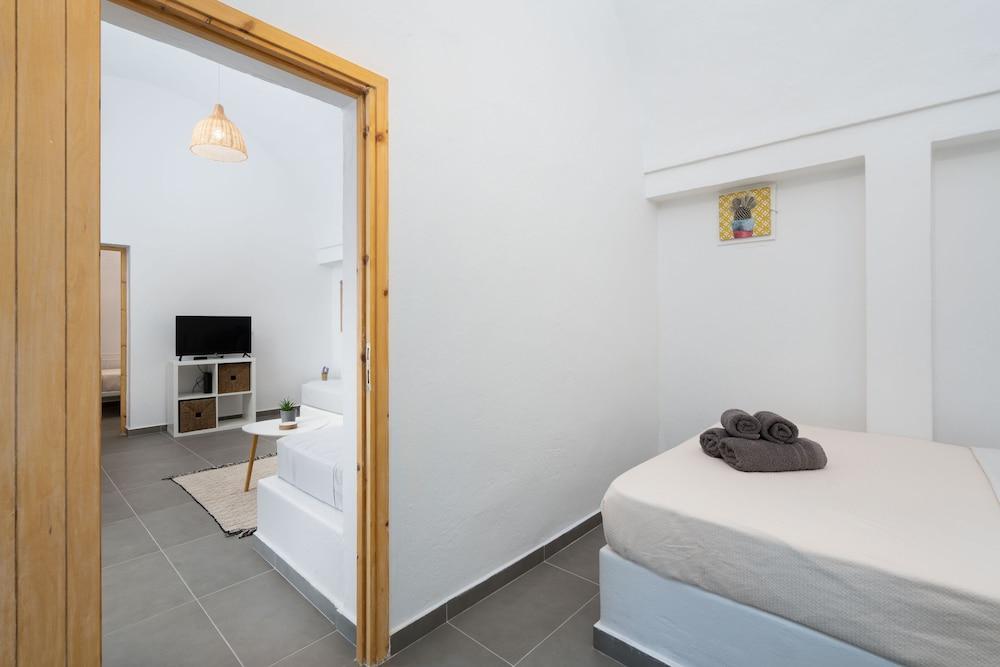 Villa Tholos with Private Jacuzzi 1