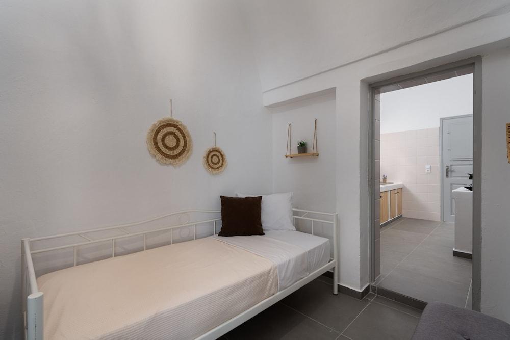 Villa Tholos with Private Jacuzzi 2