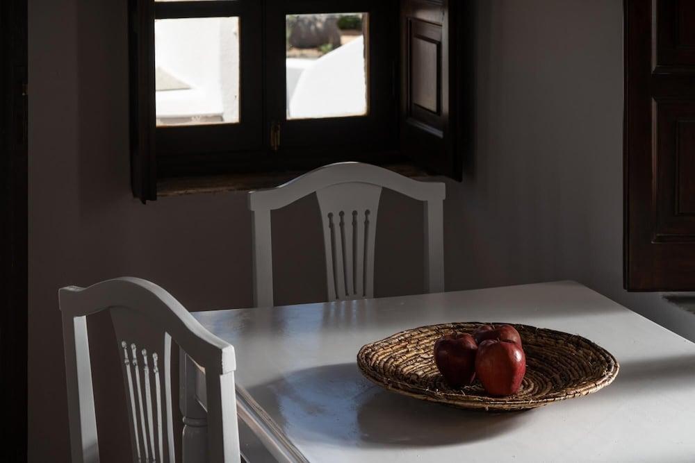 Madame Kalitsi-Kleio Apartment 1