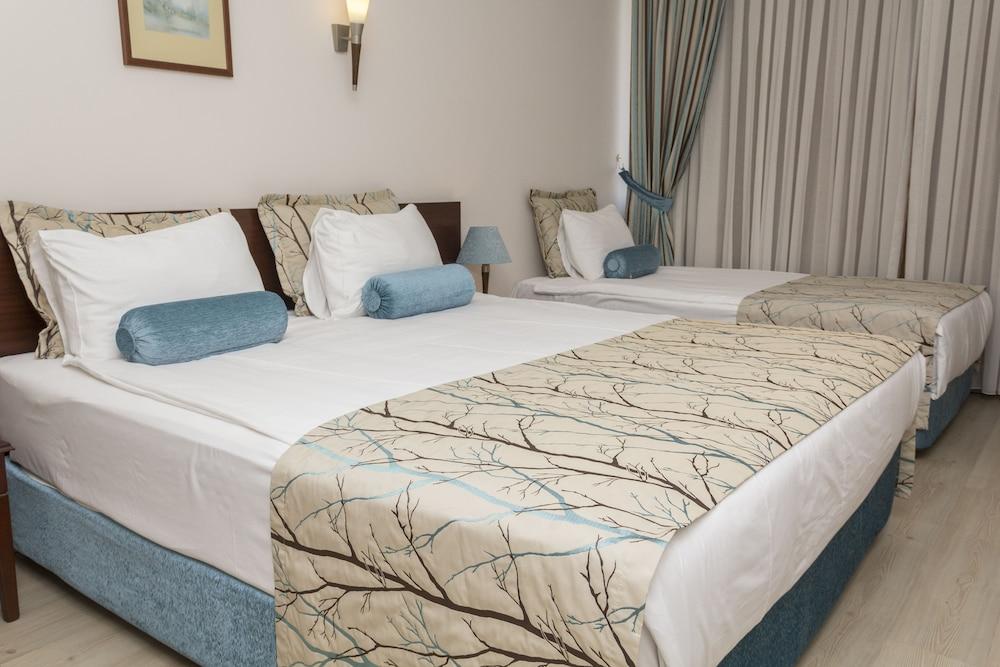 Best Western Plus Khan Hotel 1