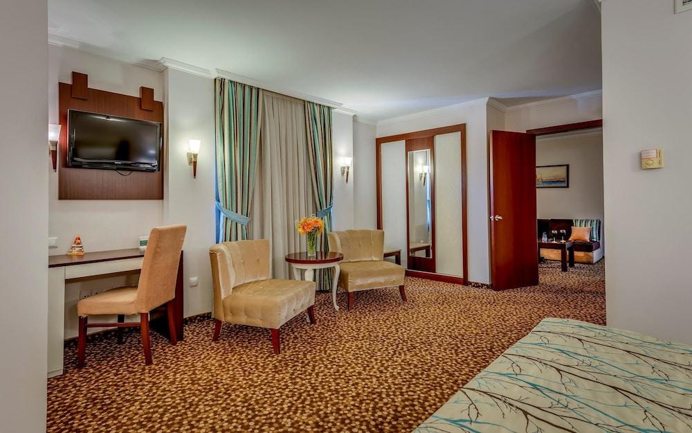 Best Western Plus Khan Hotel 2