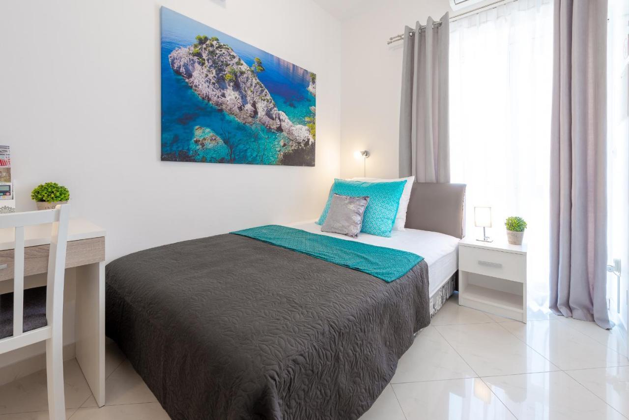 Studio Apartment & Room Ten - Free Parking 1