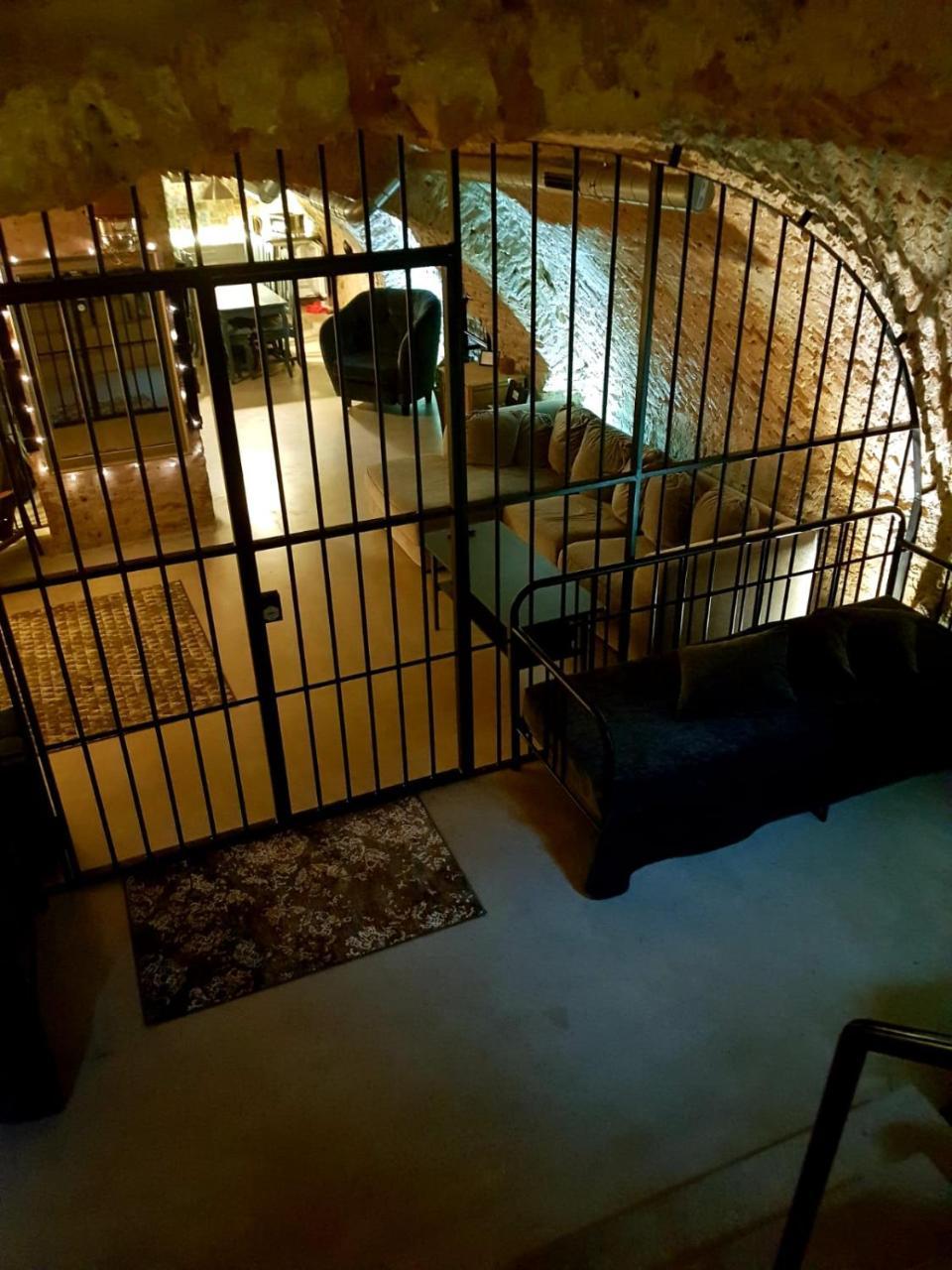 Unique Old Town Apartment 2