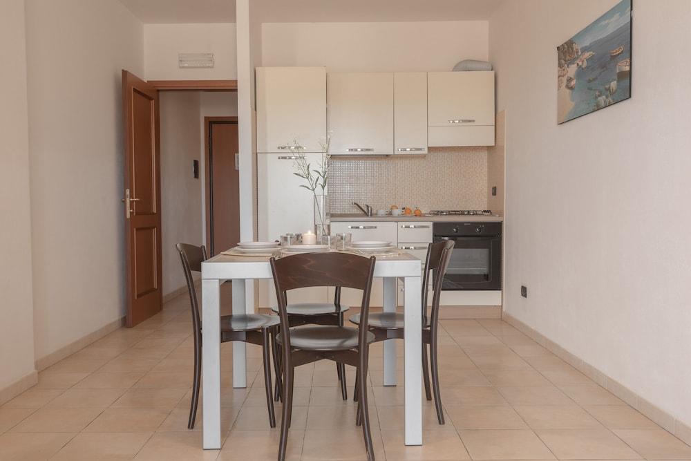 Stylish Residence Le Fontane 1 Bedroom Apartment Sleeps 4 Person-No2502 2