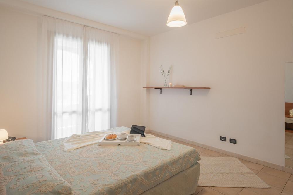 Stylish Residence Le Fontane One Bedroom Apartment Sleeps 4 Persons No2503 1