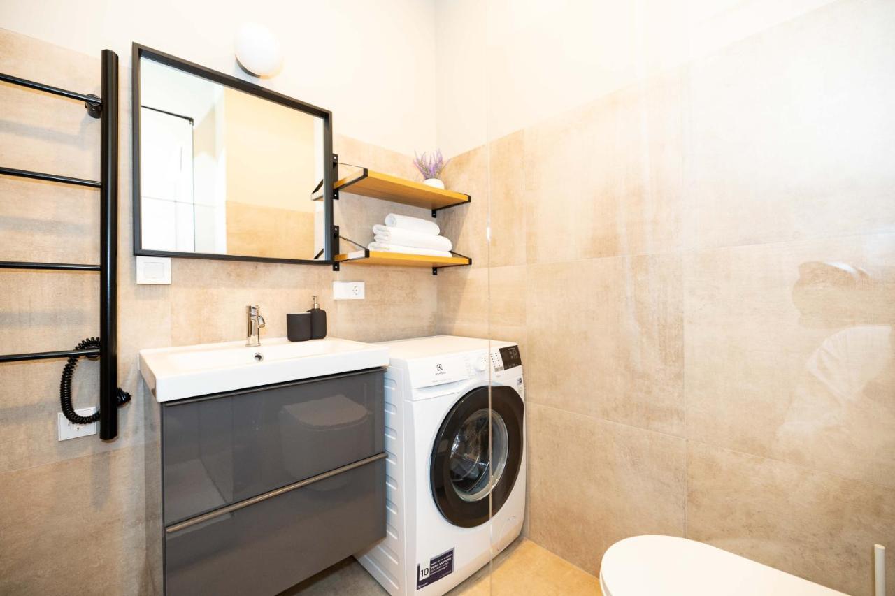 Cohost I New Apartment W-Balcony, Self Check-In at the Renesanso Complex 2