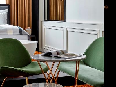 Roomers Munich-Autograph Collection 2