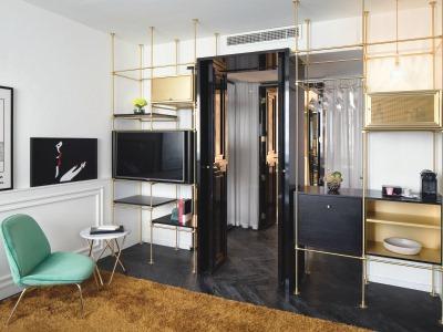 Roomers Munich-Autograph Collection 1