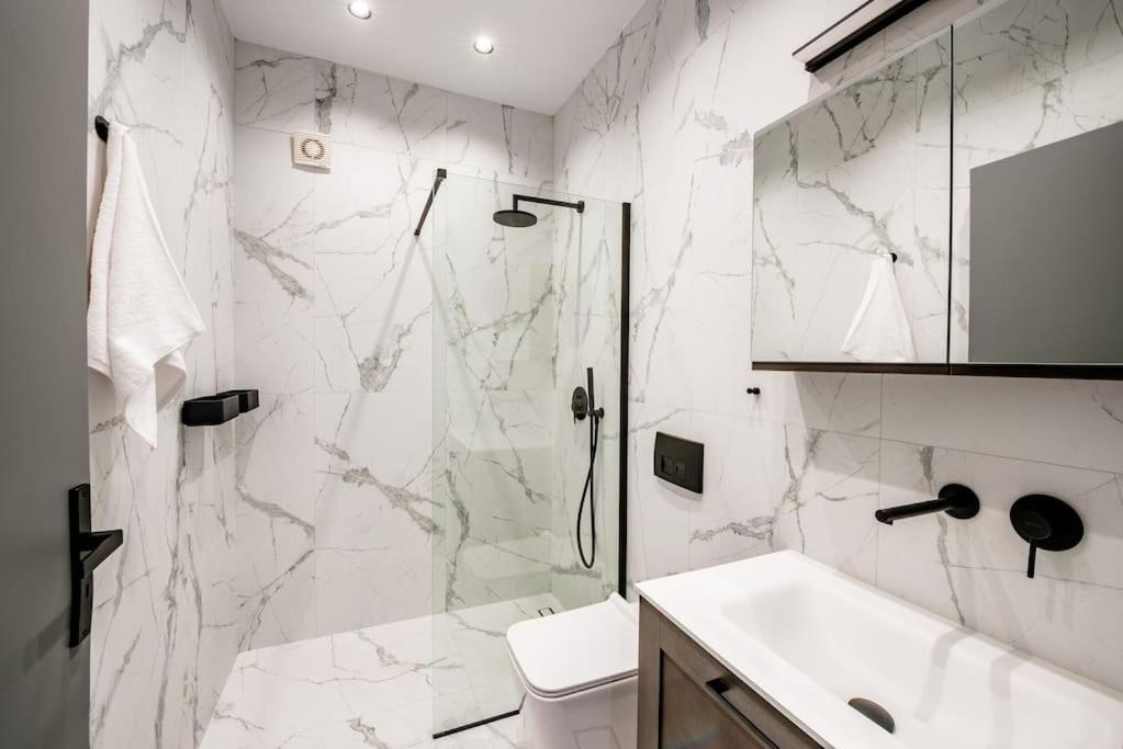 Rhodes Center Luxury Apartments #1 2