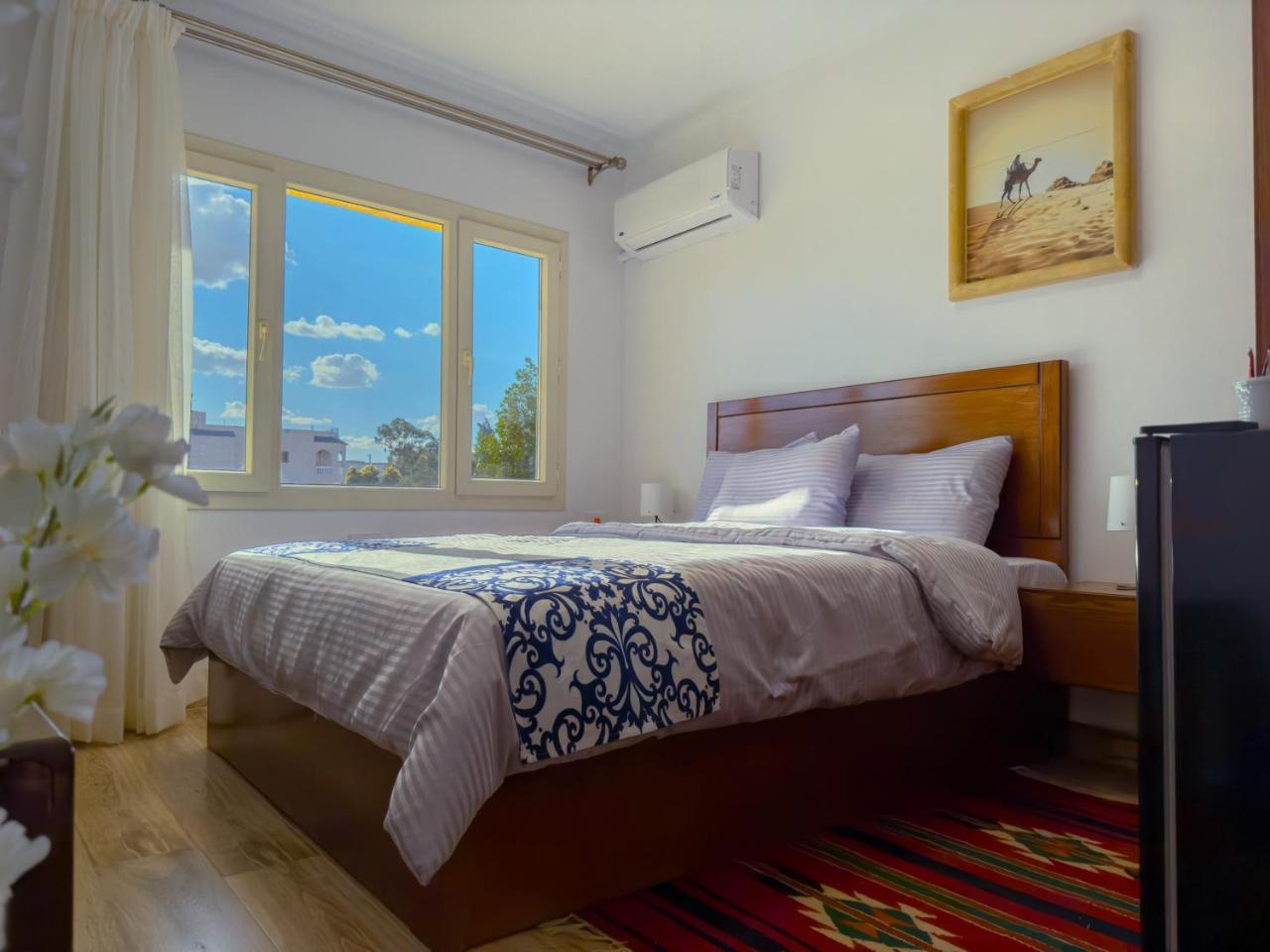 Royal Crown  Pyramids Hotel 1