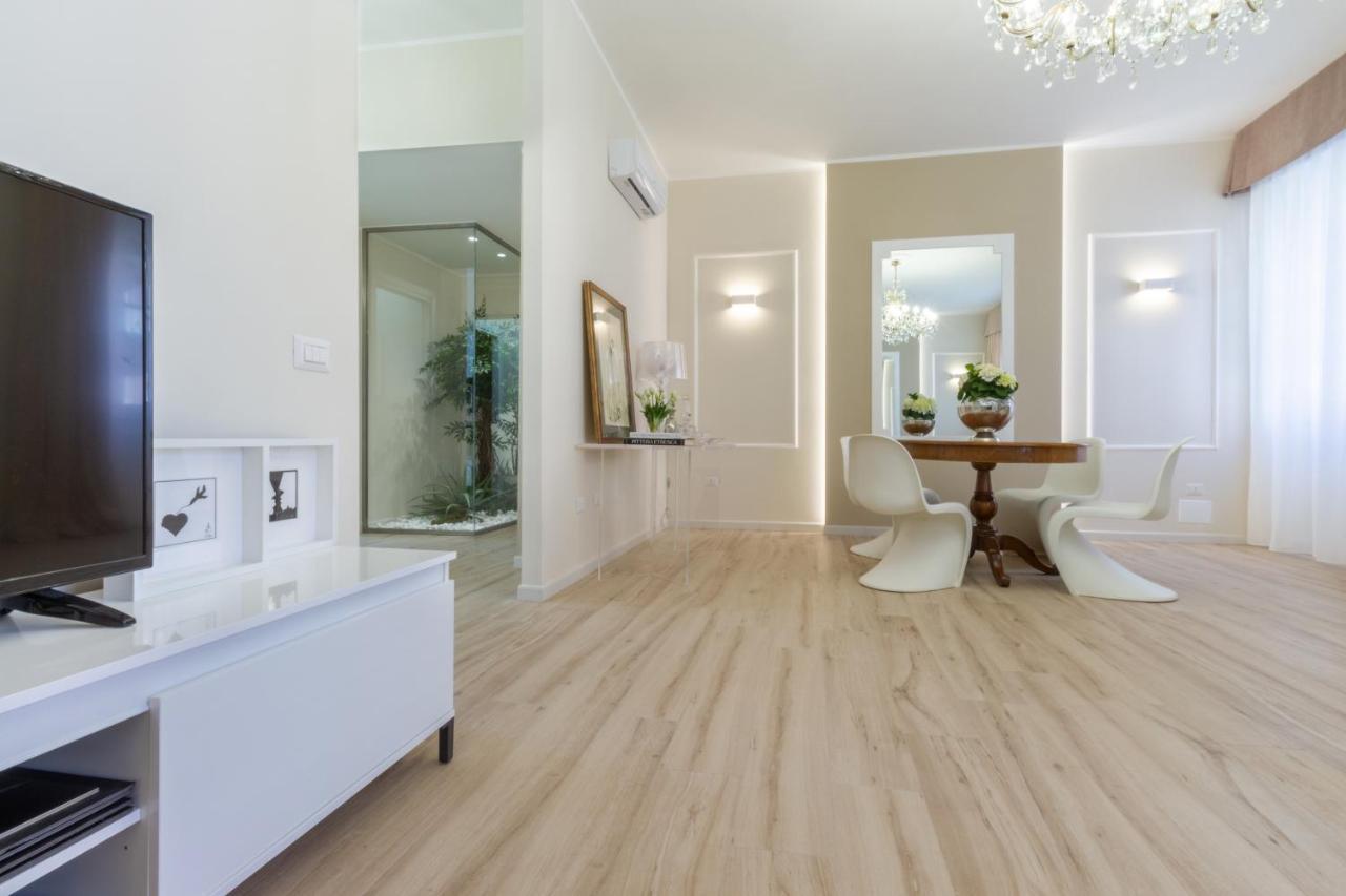 Twenty Two Luxury Flat 2