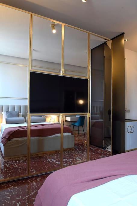 Suite 3 Minutes' Walk From the Duomo Cathedral 1