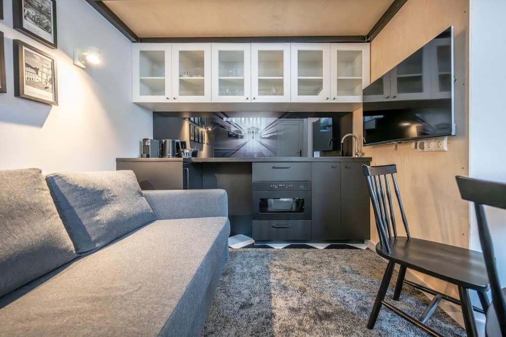 Stylish Apartment in Vilnius Old Town/ Urban Rent 2