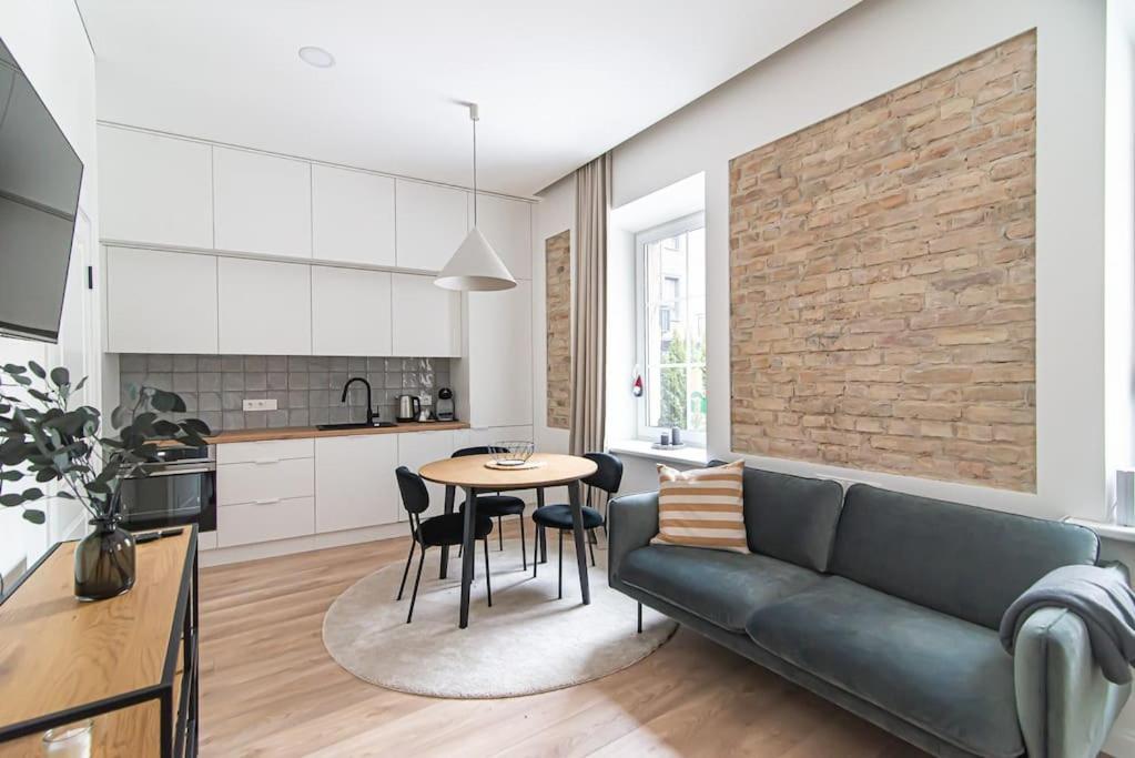 New And Modern Apartment in Old Town by Urban Rent