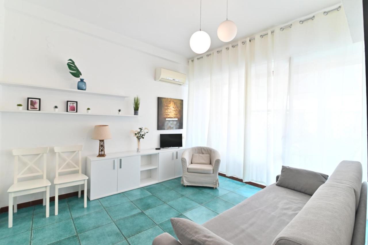 Izzhome Holiday Terrace 1