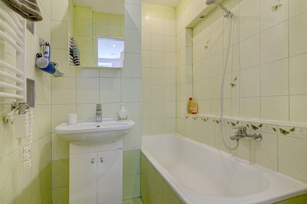 Private Entrance-2 Rooms-Old Town- Free Parking 2