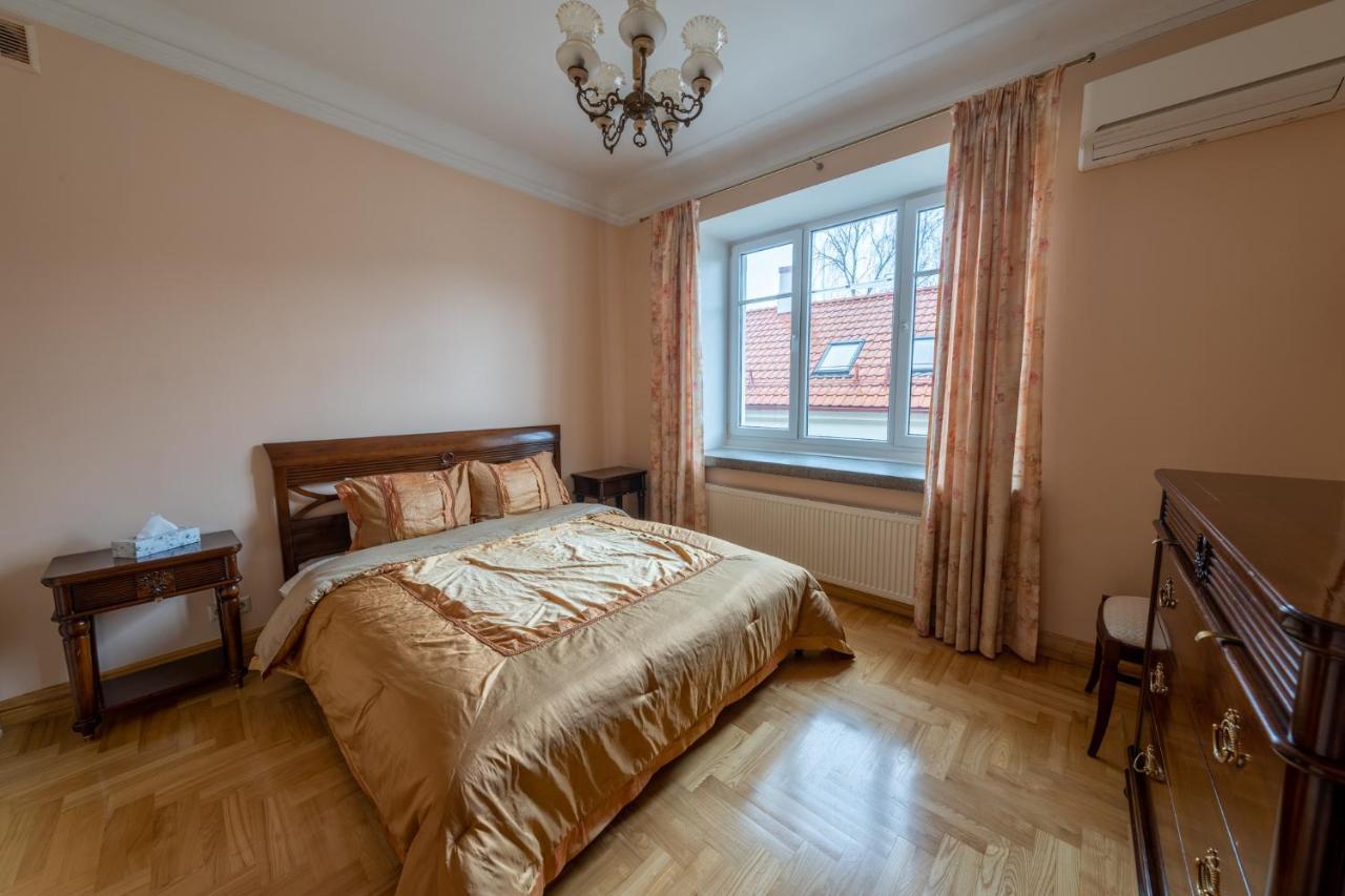 Happy Inn Arka the Heart of Old Town, Self-Check-In, A-C, Car-Parking, Balkony