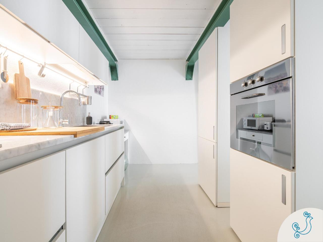 San Diego - Bright And Colourful Loft with Cathedral View 2