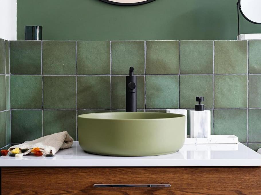 Spacious Apartment in the Gothic 1