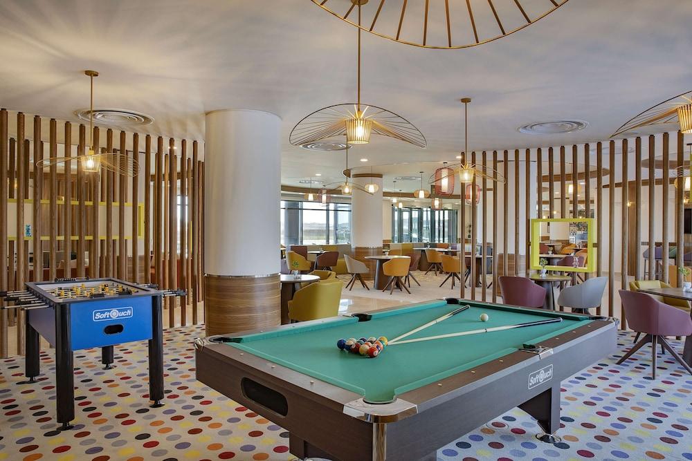 Hampton by Hilton Sharma