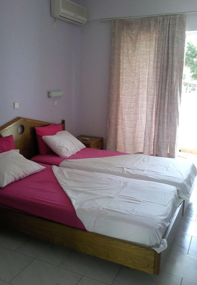 Room in Studio - Marvelous Studio in Front of the Beach 2