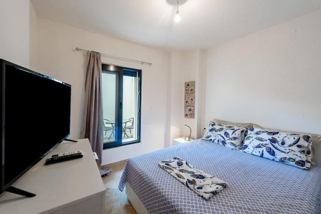 Rhodes Center Apartment 2