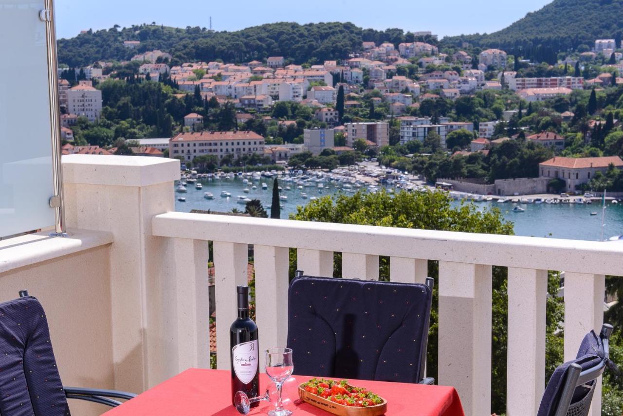 Apartment Violeta 2 with Parking 1